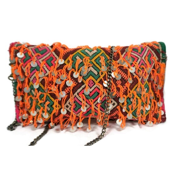 Vintage Moroccan Kilim Clutch Bag: Berber Shoulder Purse - Picture 4 of 10